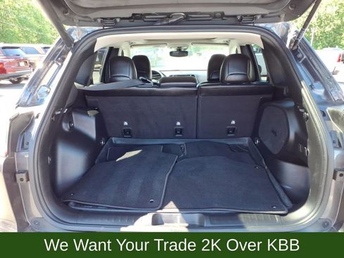 Used 2022 Jeep Cherokee Limited AWD/4WD image 9