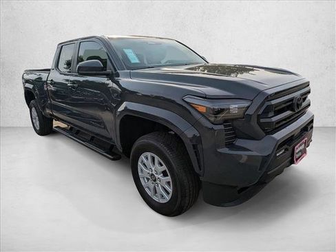 Used 2025 Toyota Tacoma SR5 image 7