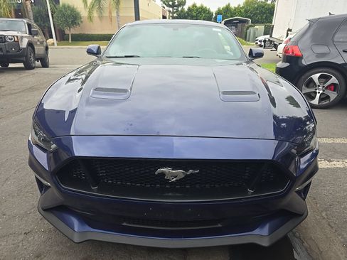 Used 2018 Ford Mustang GT RWD image 2
