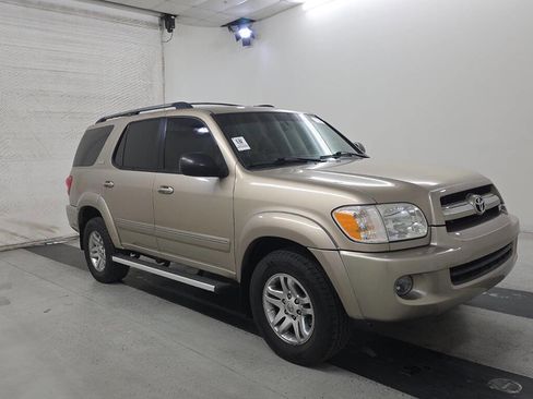 Used 2005 Toyota Sequoia SR5 RWD image 1