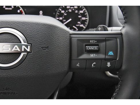 Used 2025 Nissan Rogue SV image 19