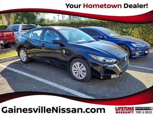 Used 2025 Nissan Sentra S image 1