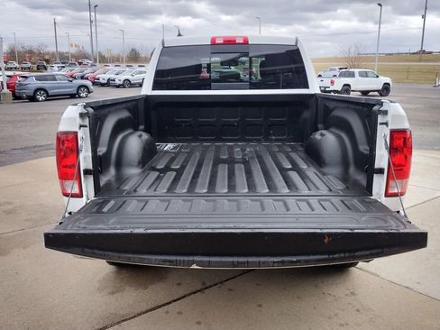 Used 2019 RAM 1500 Classic SLT image 14