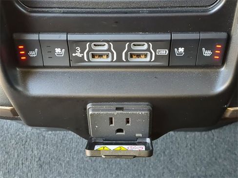 Used 2020 RAM 1500 Limited image 16