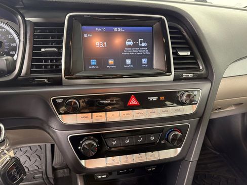 Used 2019 Hyundai Sonata SE image 16