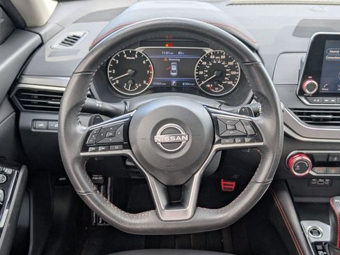 Used 2024 Nissan Altima 2.5 SR FWD image 15