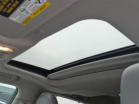 Used 2021 Toyota Highlander XLE image 14