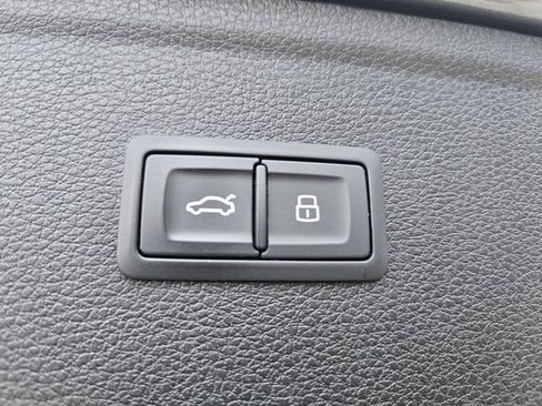 Used 2022 Audi Q5 e Prestige image 11