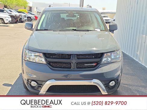Used 2018 Dodge Journey Crossroad w/ Driver Convenience Group FWD image 2
