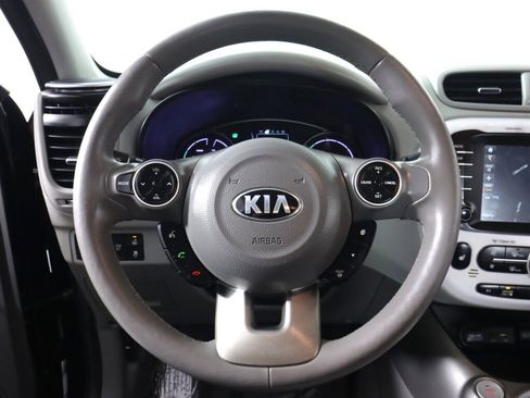 Used 2016 Kia Soul EV FWD image 12