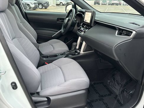 Used 2023 Toyota Corolla Cross AWD Hybrid image 8
