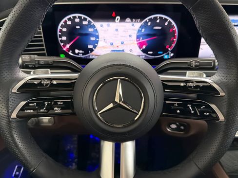 Used 2024 Mercedes-Benz GLS 450 4MATIC image 24