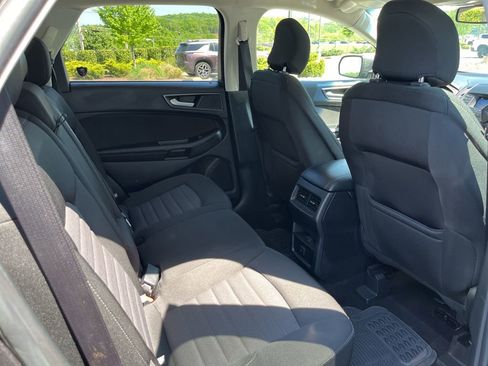 Used 2019 Ford Edge SE FWD image 23