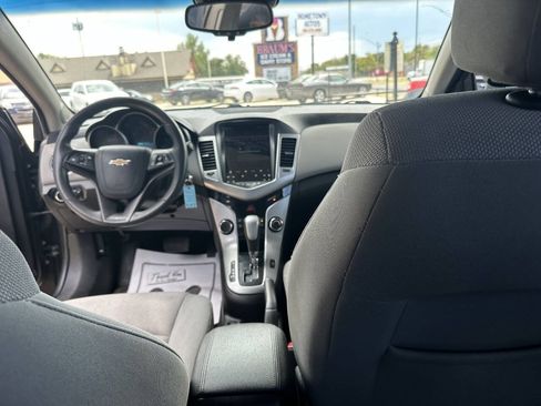 Used 2015 Chevrolet Cruze LT FWD image 15