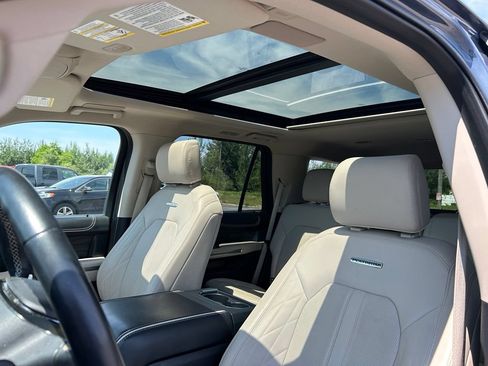 Used 2023 Ford Expedition Platinum AWD/4WD image 21