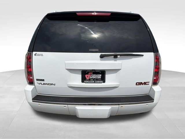 Used 2009 GMC Yukon Denali RWD image 6