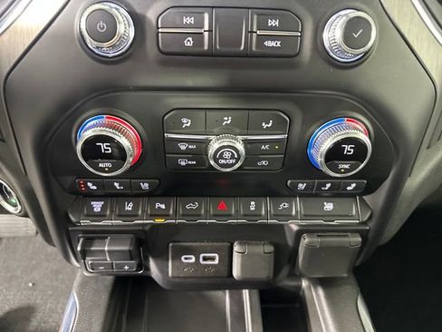 Used 2022 GMC Sierra 3500 Denali image 23