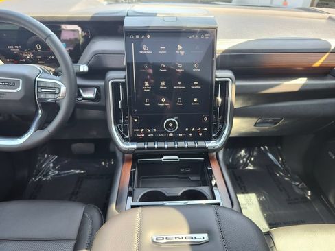 Used 2026 GMC Yukon XL Denali w/ Sun & Power Step Package AWD/4WD image 12