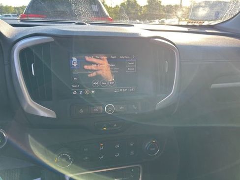 Used 2023 GMC Terrain SLE AWD/4WD image 8