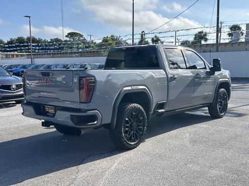Used 2024 GMC Sierra 2500 AT4 w/ AT4 Premium Plus Package AWD/4WD image 4