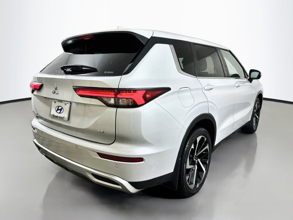 Used 2024 Mitsubishi Outlander SE AWD/4WD image 5