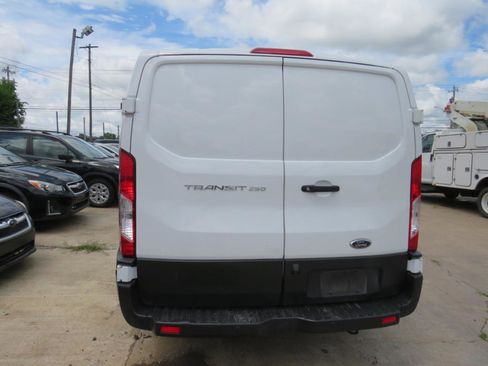 Used 2019 Ford Transit 250 250 Van Low Roof w/Sliding Pas image 5