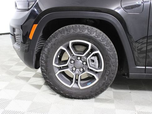 Used 2023 Jeep Grand Cherokee Trailhawk AWD/4WD image 44