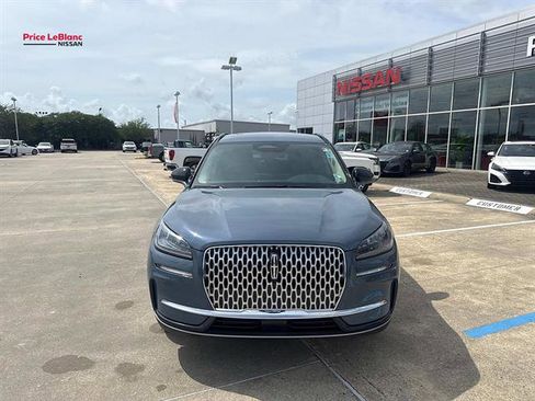 Used 2026 Lincoln Corsair Premiere FWD image 2