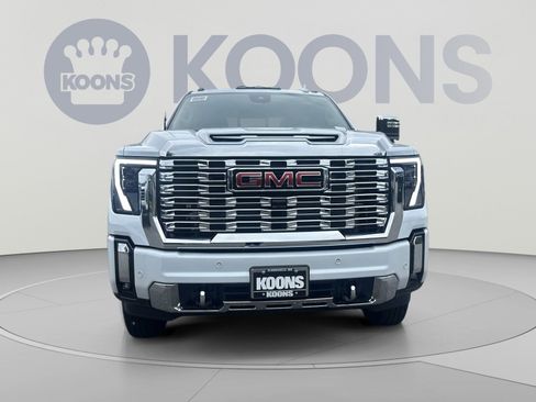 New 2026 GMC Sierra 3500 Denali w/ Denali Reserve Package AWD/4WD image 8
