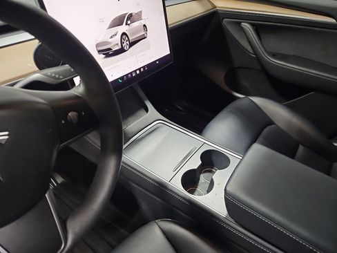 Used 2023 Tesla Model Y Long Range AWD/4WD image 18