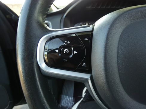 Used 2020 Volvo XC90 T6 Momentum image 62