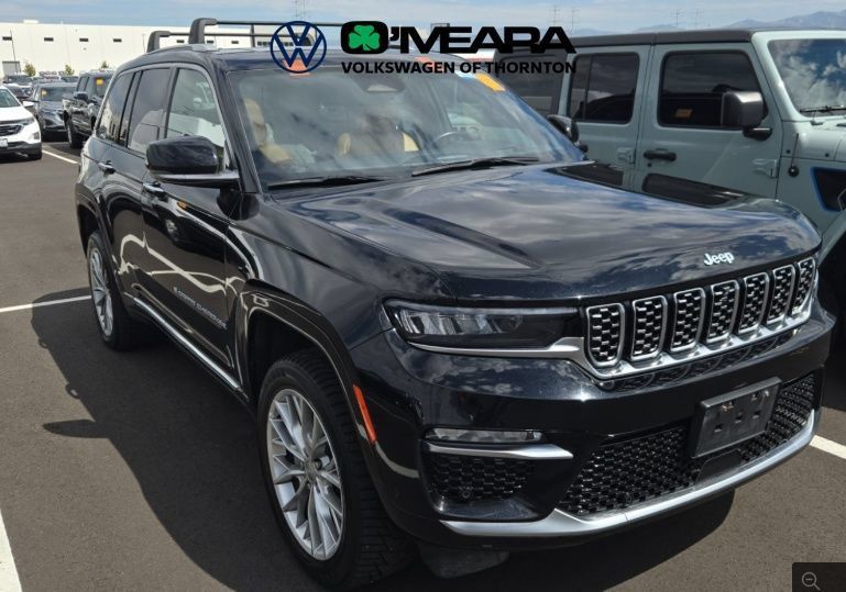 Used 2023 Jeep Grand Cherokee Summit w/ Advanced Protech Group IV AWD/4WD image 2
