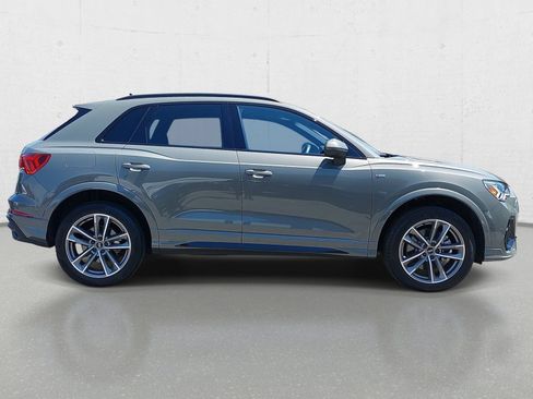 Certified 2025 Audi Q3 2.0T Premium w/ Convenience Package AWD/4WD image 4