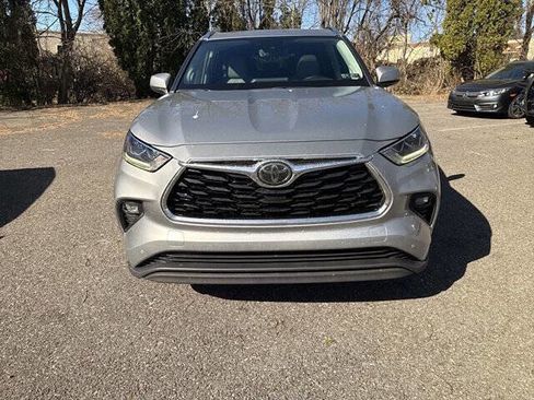 Used 2020 Toyota Highlander Limited image 3