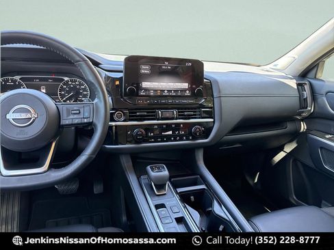 Certified 2023 Nissan Pathfinder SL w/ SL Premium Package image 15