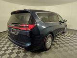 New 2025 Chrysler Pacifica Select image 4
