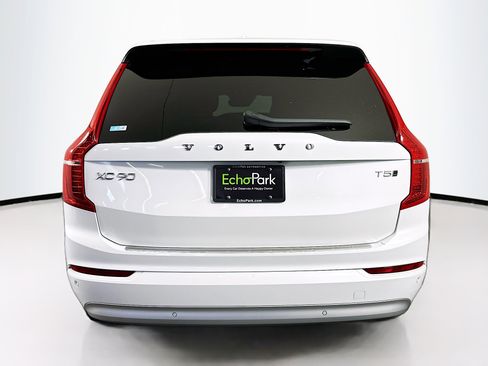 Used 2022 Volvo XC90 T5 Momentum w/ Advanced Package image 7