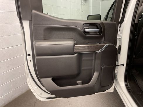 Used 2020 Chevrolet Silverado 1500 LTZ w/ LTZ Premium Package image 27