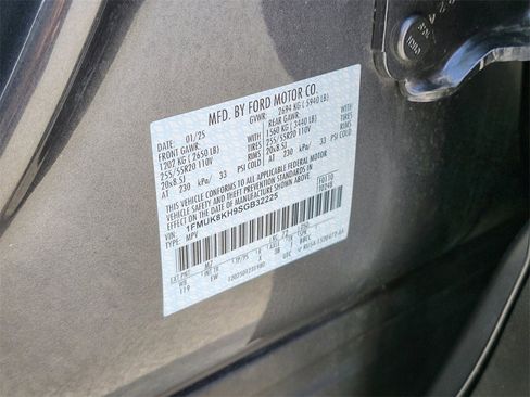 Certified 2025 Ford Explorer ST-Line image 37