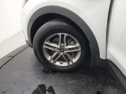 Used 2017 Hyundai Santa Fe Sport image 29