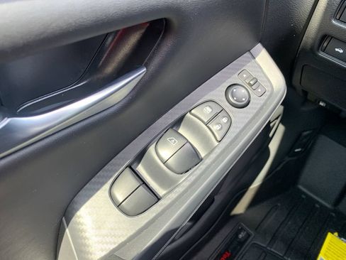 Used 2025 Nissan Sentra SV FWD image 19