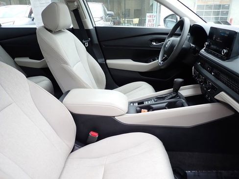 Used 2024 Honda Accord EX image 3