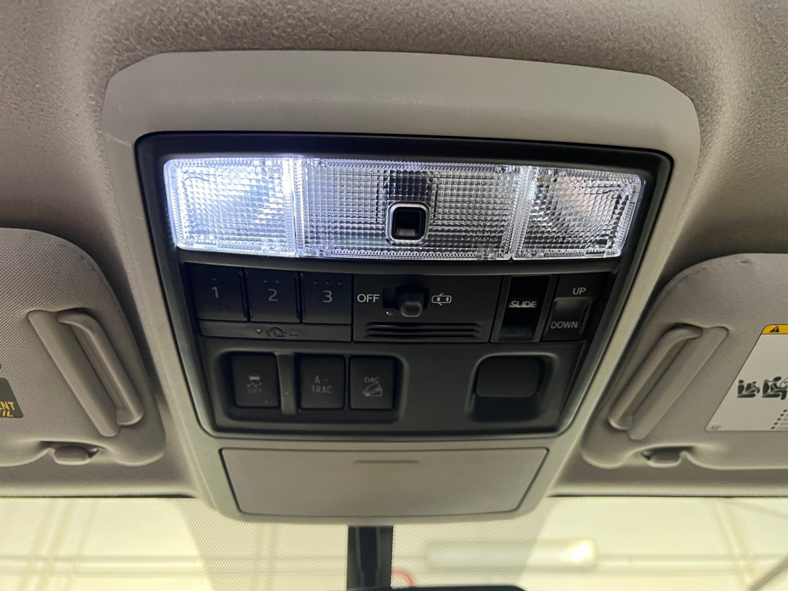 Used 2018 Toyota 4Runner SR5 Premium AWD/4WD image 23