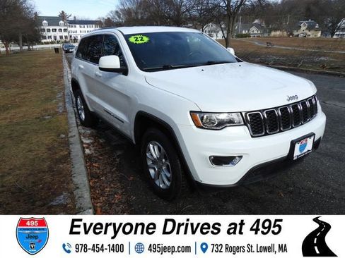 Used 2022 Jeep Grand Cherokee Laredo E AWD/4WD image 7