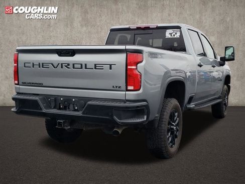 Used 2025 Chevrolet Silverado 2500 LTZ w/ LTZ Plus Package image 6