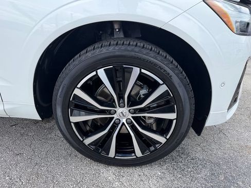 Used 2024 Volvo XC60 B5 Plus w/ Protection Package Premier AWD/4WD image 19