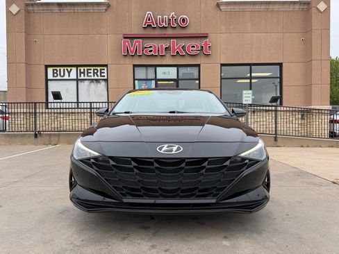 Used 2023 Hyundai Elantra SE FWD image 2