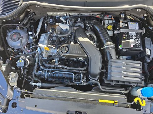 Used 2025 Volkswagen Taos S image 33