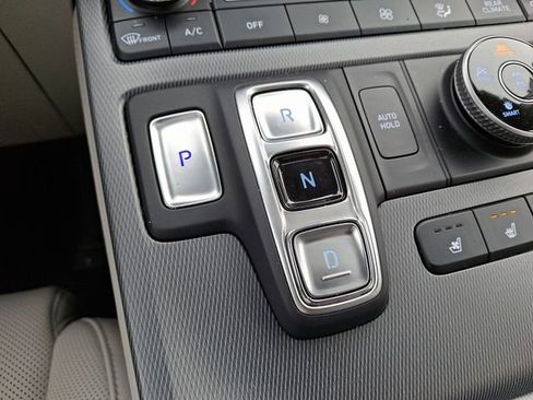 Used 2024 Hyundai Palisade Limited AWD/4WD image 16