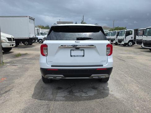 Used 2024 Ford Explorer XLT w/ Equipment Group 202A AWD/4WD image 6